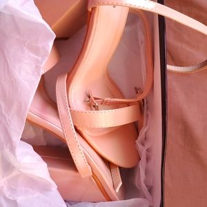 Pretty little things